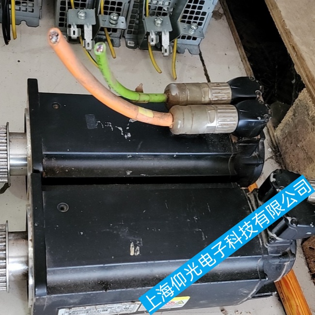 上海Rexroth力士樂伺服電機(jī)MAC071C-0-US-2-C 92S-B-1報警E2051維修