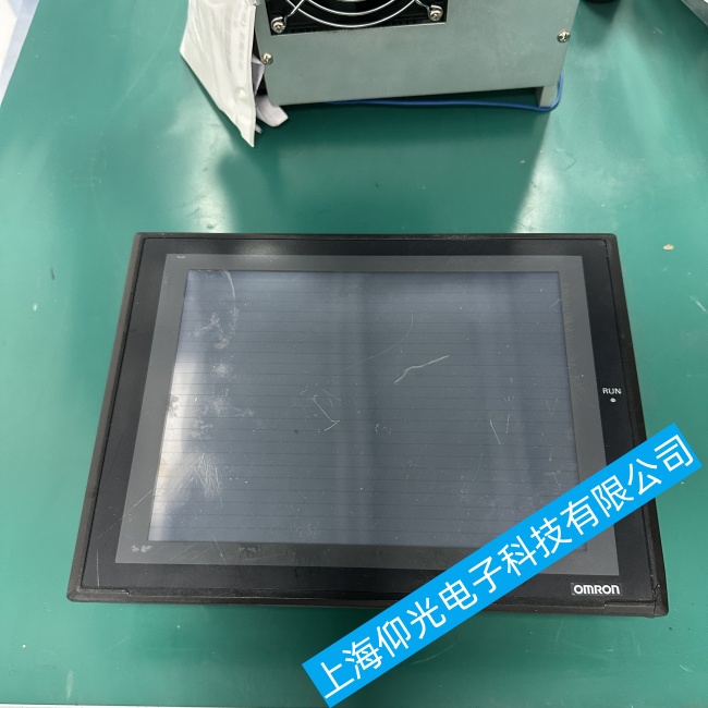 四川歐姆龍觸摸屏E32-TC200B4卡在開機(jī)界面無(wú)法繼續(xù)啟動(dòng)故障維修售后點(diǎn)